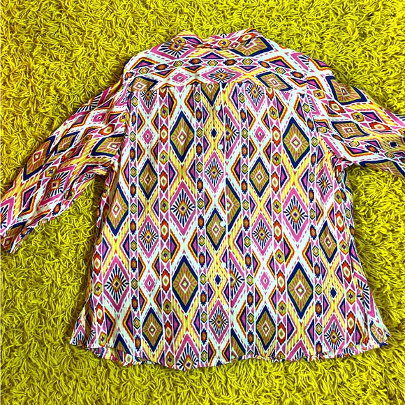 Button up - Picture 2 of 3